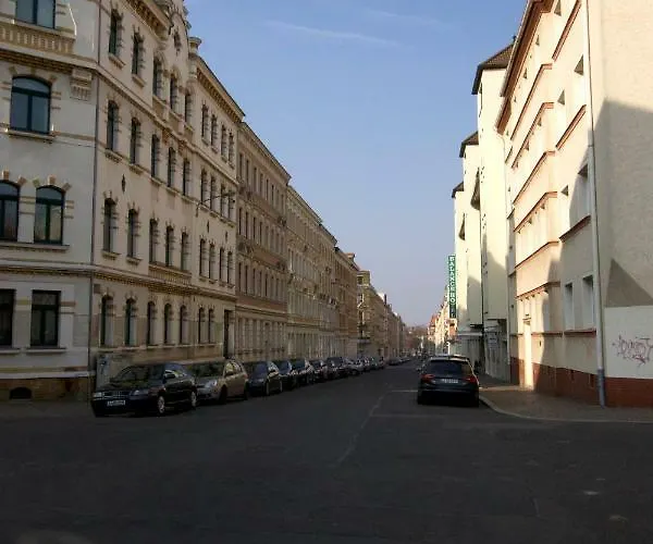 Am Voelkerschlachtdenkmal * Leipzig